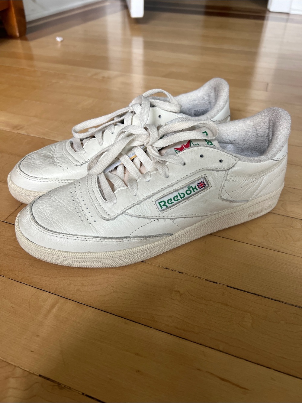 Reebok womens Classic Leather Sneakers in White with Green Logo CB